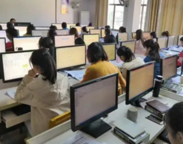 深耕课堂教育专心个性化教导为学生生长