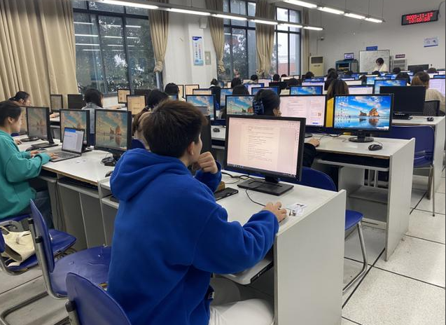 场景改造一批涵盖科创实践教育数字配套