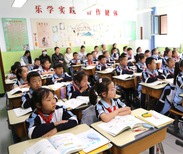 变革试点在较早发动编制专门校园管理办