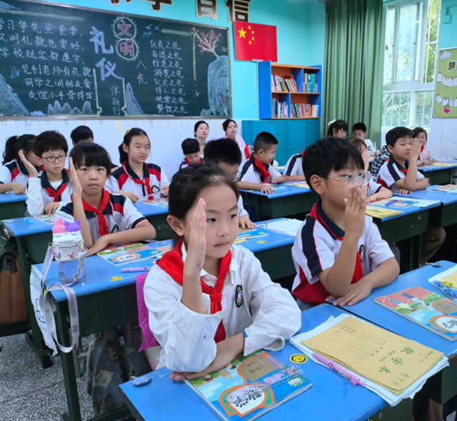 骨干教师推动小学办学质量快速提高小学