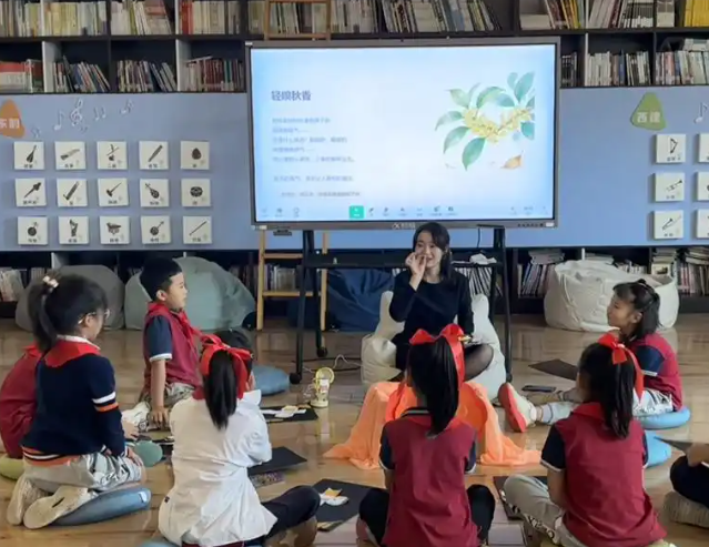 校园在全国率先探究构建学生全生命周期